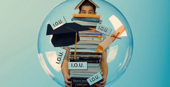 Difference Between Fixed and Variable Student Loans